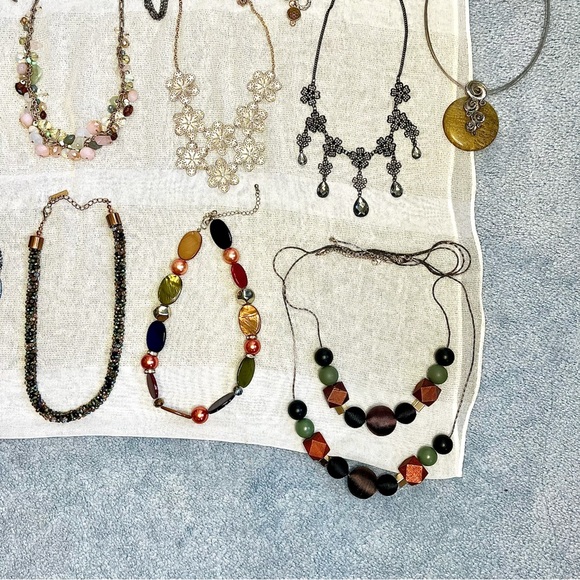 Fashion Necklaces Bundle - Picture 8 of 8